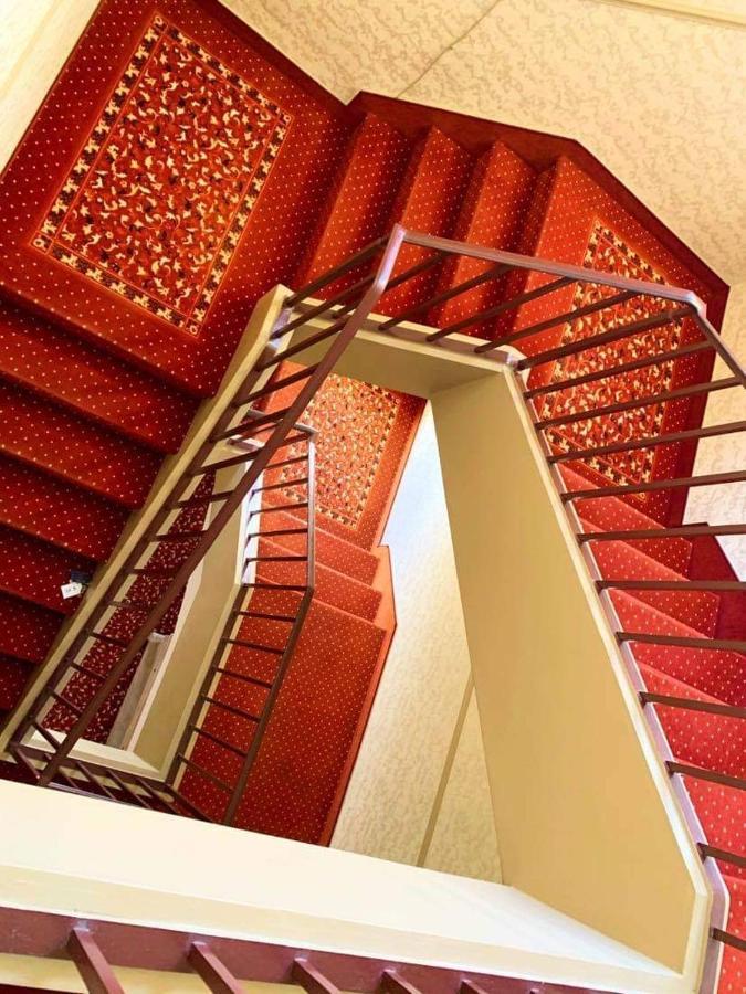 Hotel Les 3 Rois By Yy Villers-Bocage  Esterno foto