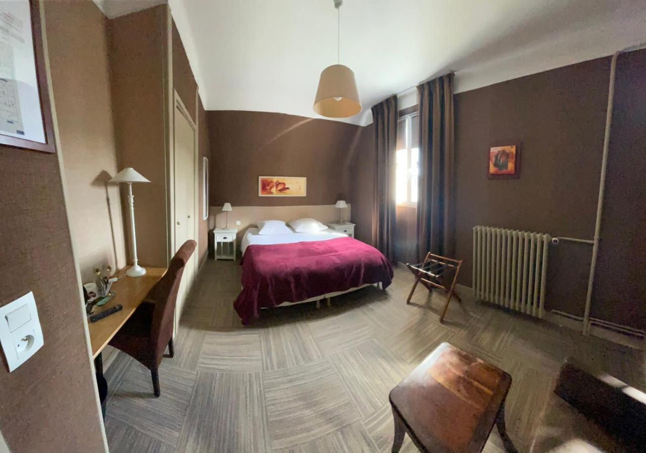 Hotel Les 3 Rois By Yy Villers-Bocage  Esterno foto