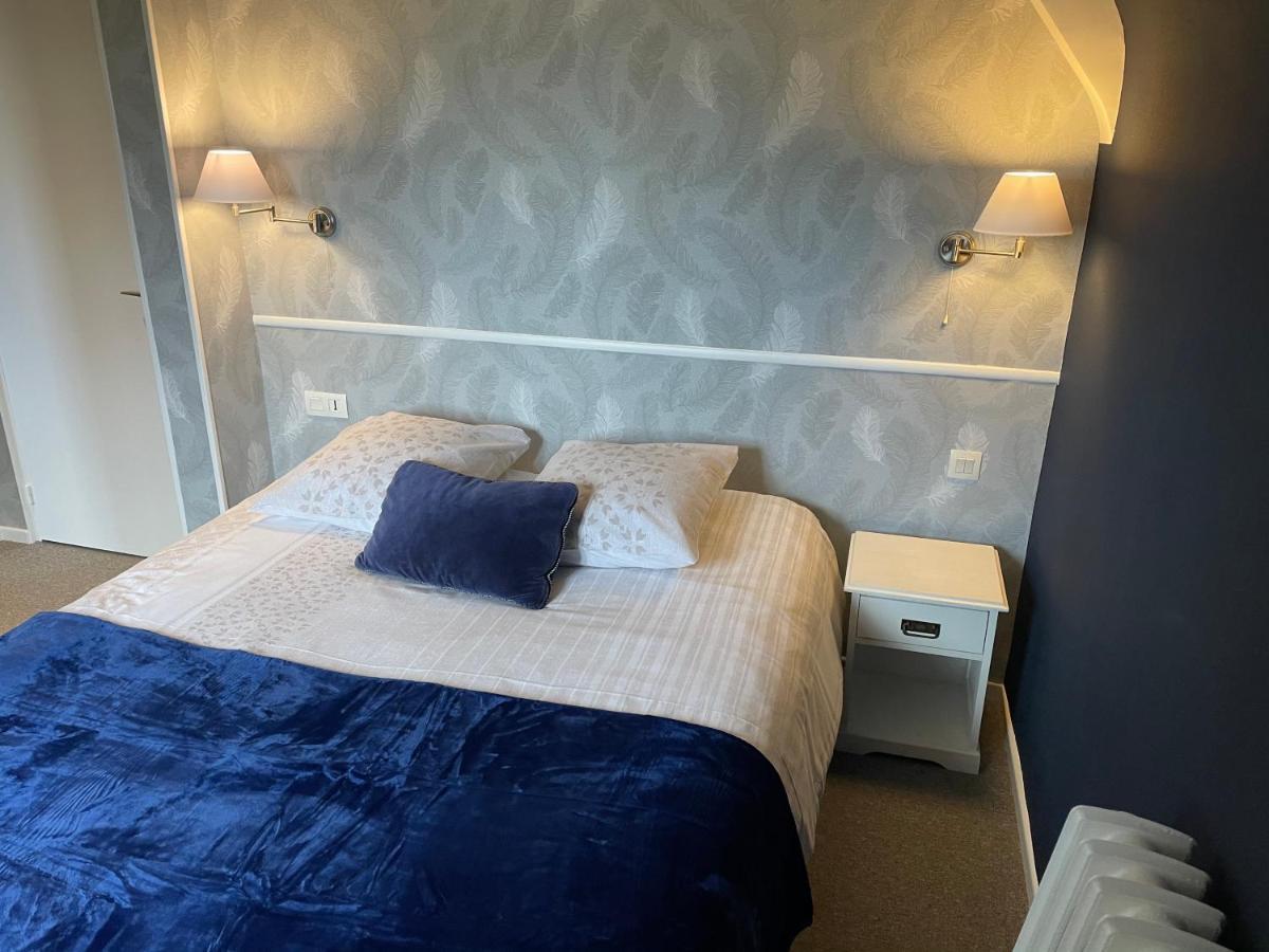 Hotel Les 3 Rois By Yy Villers-Bocage  Esterno foto
