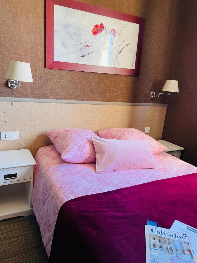 Hotel Les 3 Rois By Yy Villers-Bocage  Esterno foto