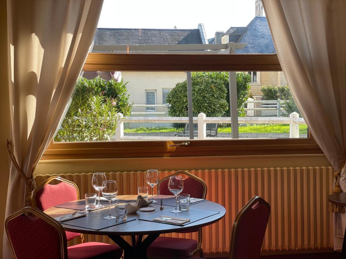 Hotel Les 3 Rois By Yy Villers-Bocage  Esterno foto